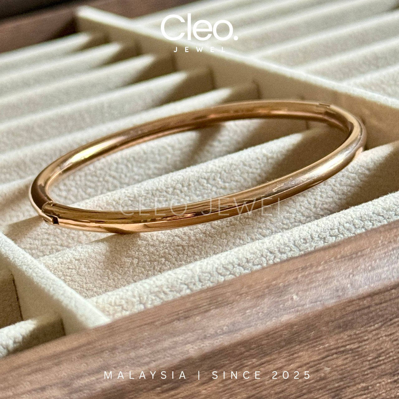 Classic Royale Bangle