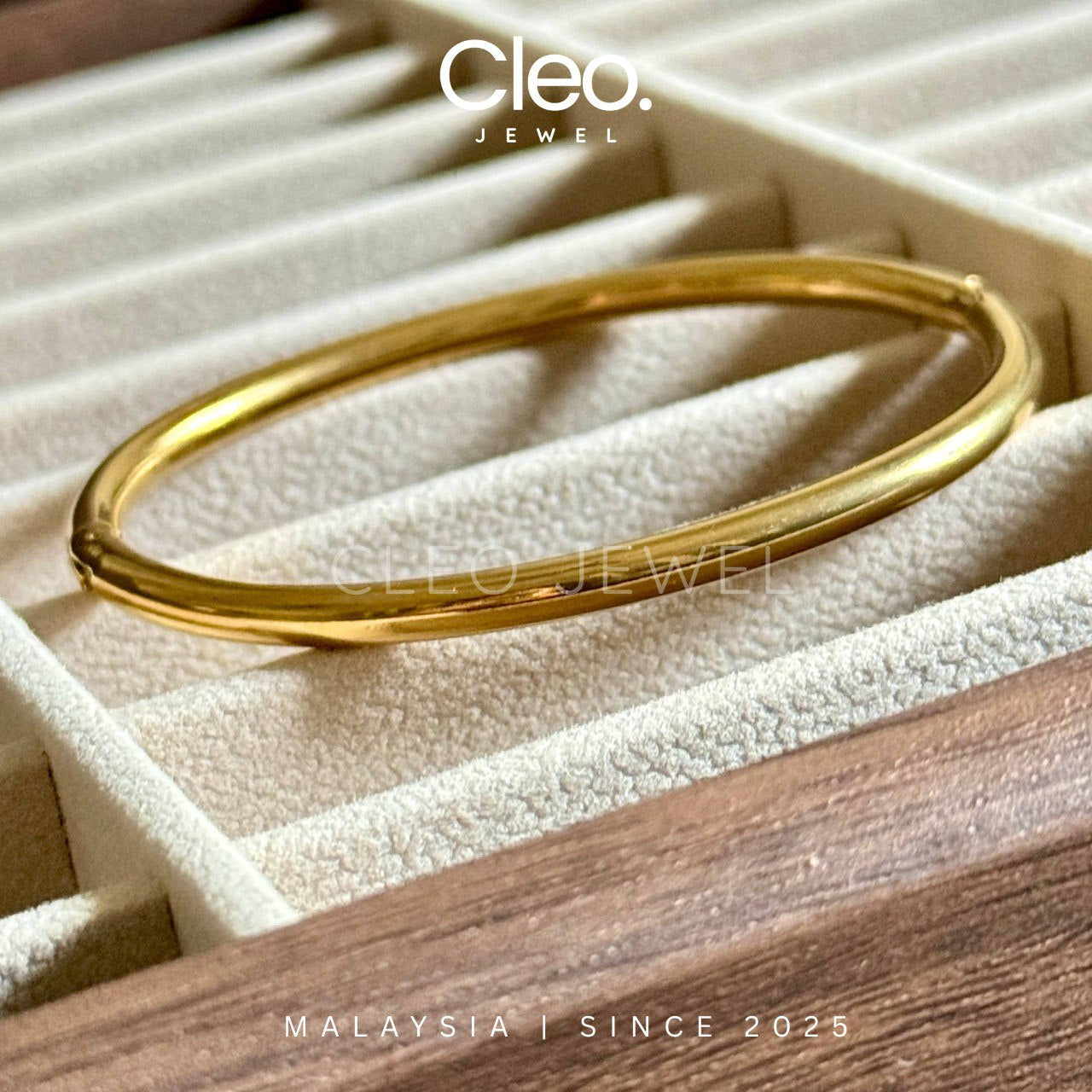 Classic Royale Bangle