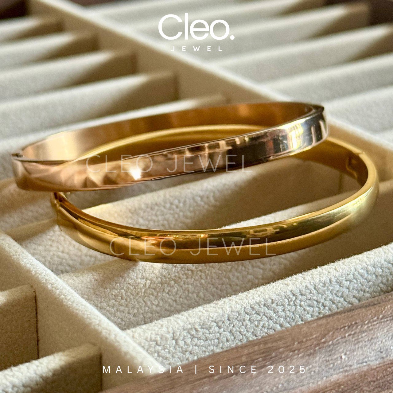 Classic Signature Bangle